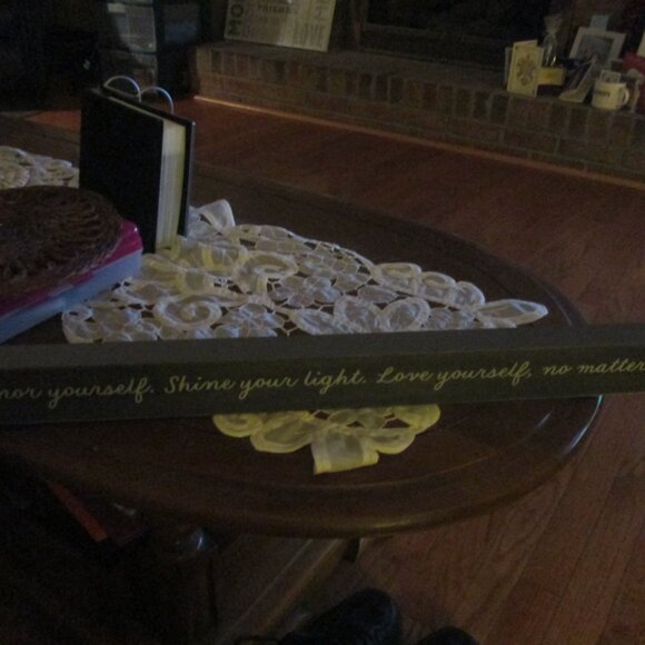 Hallmark Wooden Sign New - Picture 4 of 4